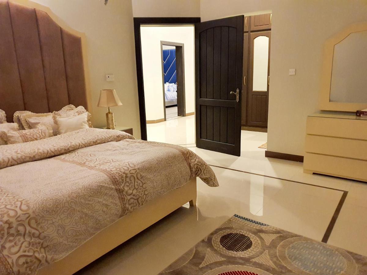 Royal Villa F-10/2 Исламабад Экстерьер фото