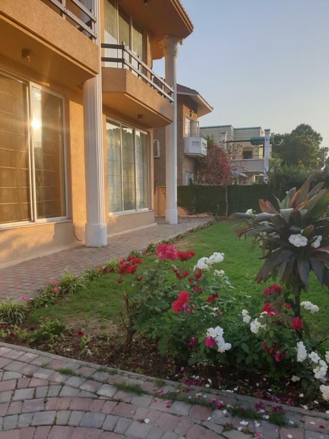 Royal Villa F-10/2 Исламабад Экстерьер фото
